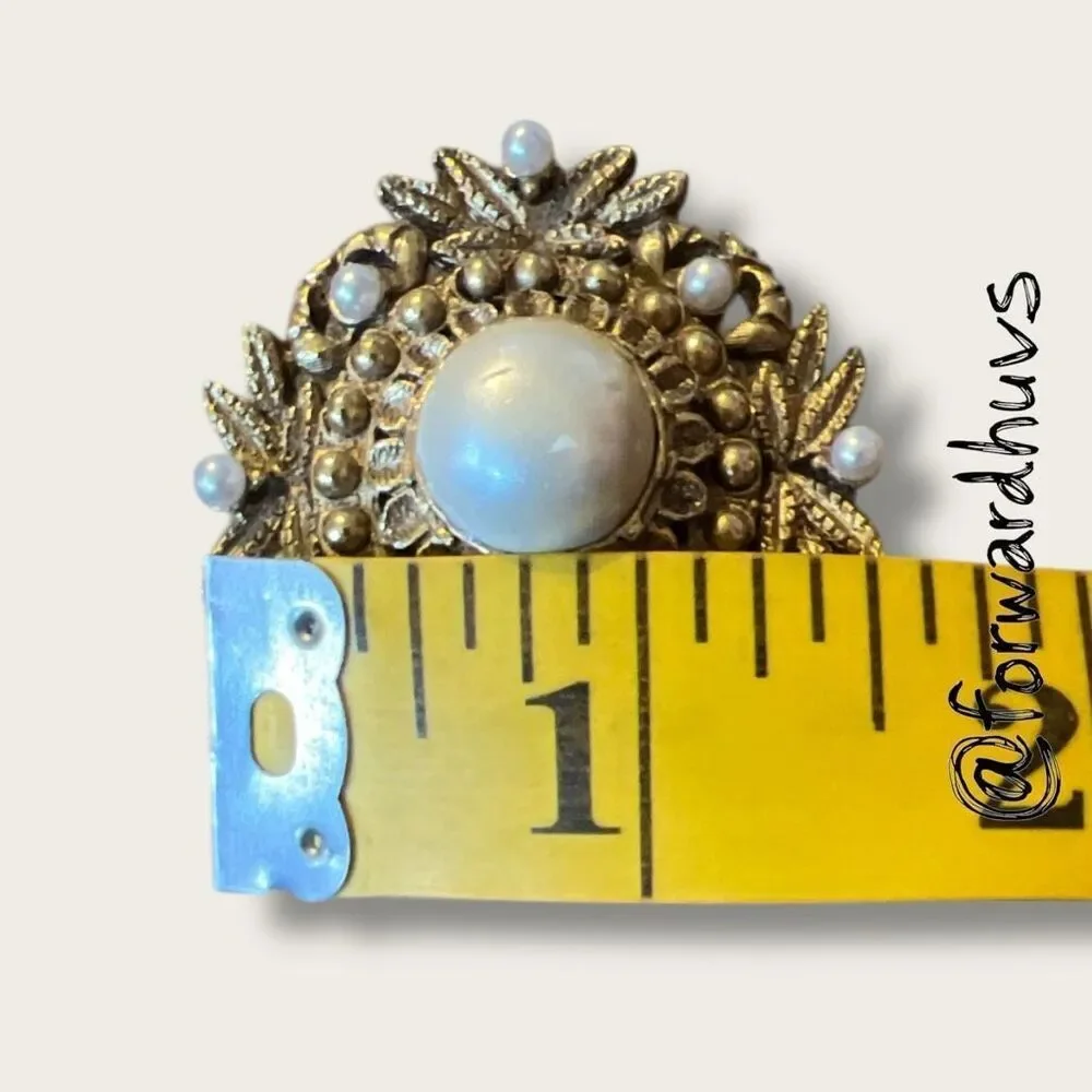 Vintage circular brooch